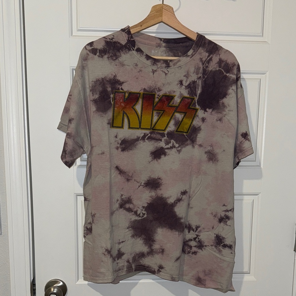 UNISEX tilly’s KISS tie dye band tee size Large